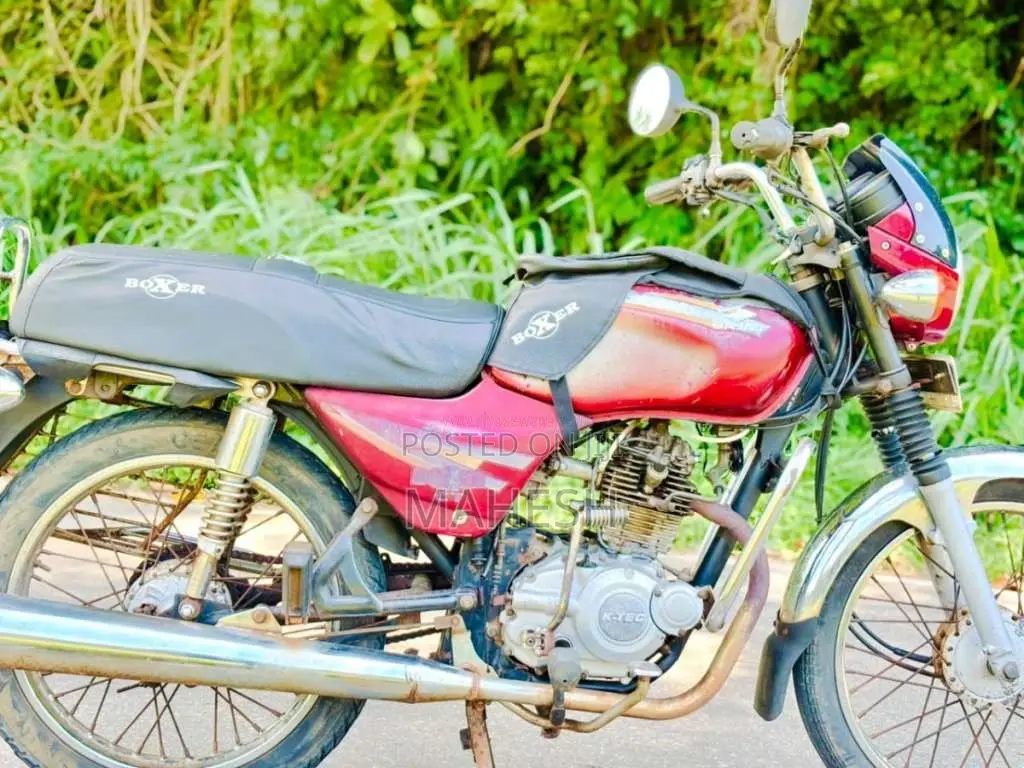 Bajaj Boxer 2004 Motorbike (Used)