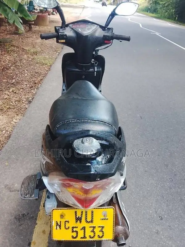 TVS Scooty Streak 2011 Motorbike (Used)