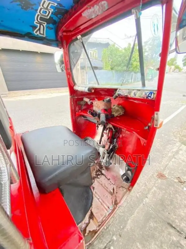 Bajaj RE 1998 Three Wheel (Used)