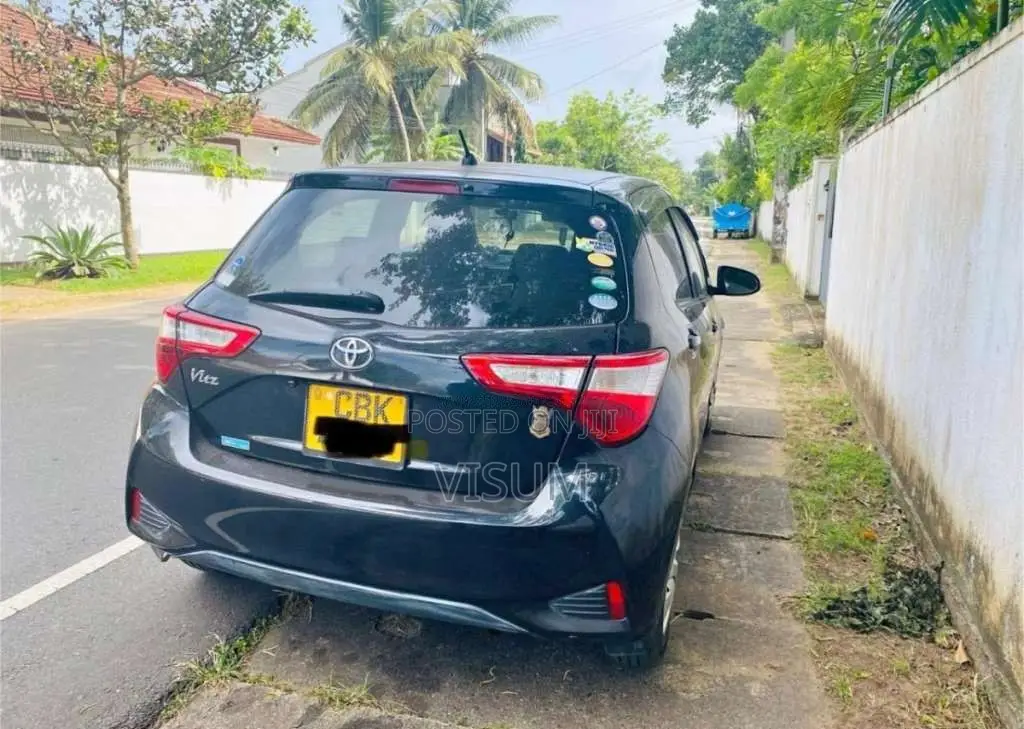 Toyota Vitz 2017 Car (Used)