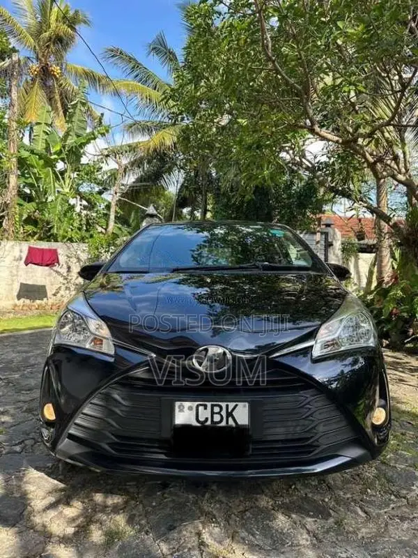 Toyota Vitz 2017 Car (Used)