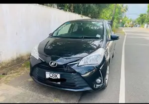 Toyota Vitz 2017 Car (Used)