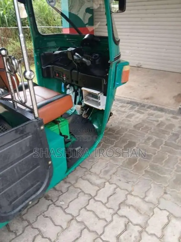 Bajaj 4 Stroke 2013 Three Wheel (Used)