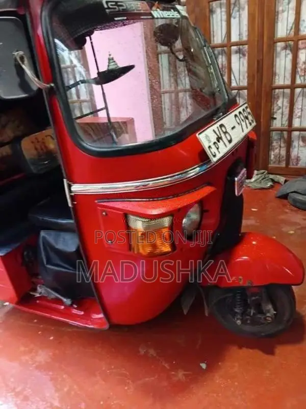 Bajaj 4 Stroke 2010 Three Wheel (Used)