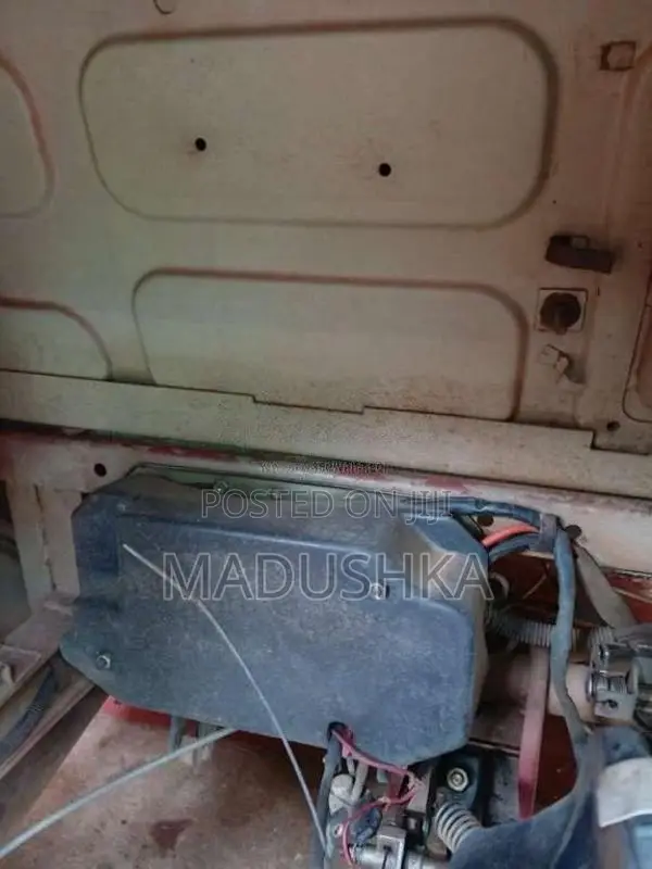 Bajaj 4 Stroke 2010 Three Wheel (Used)