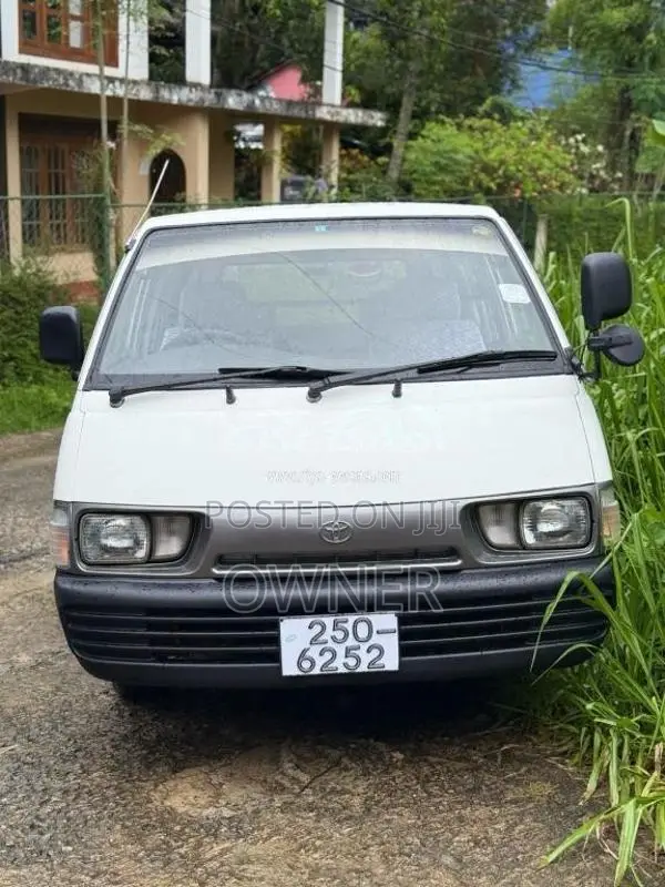 Toyota CR27 Lotto 1993 Van (Used)