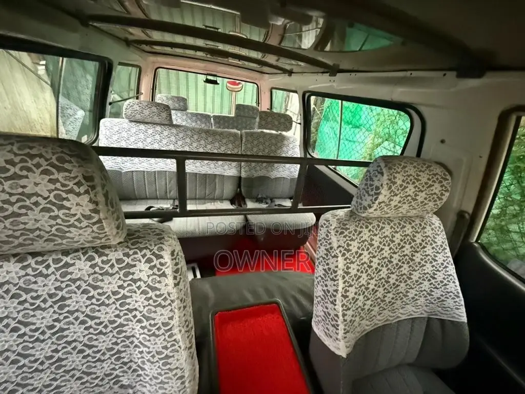 Toyota CR27 Lotto 1993 Van (Used)