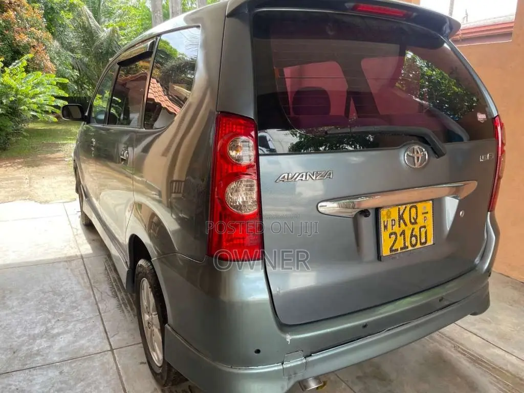 Toyota Avanza 2011 SUV (Used)