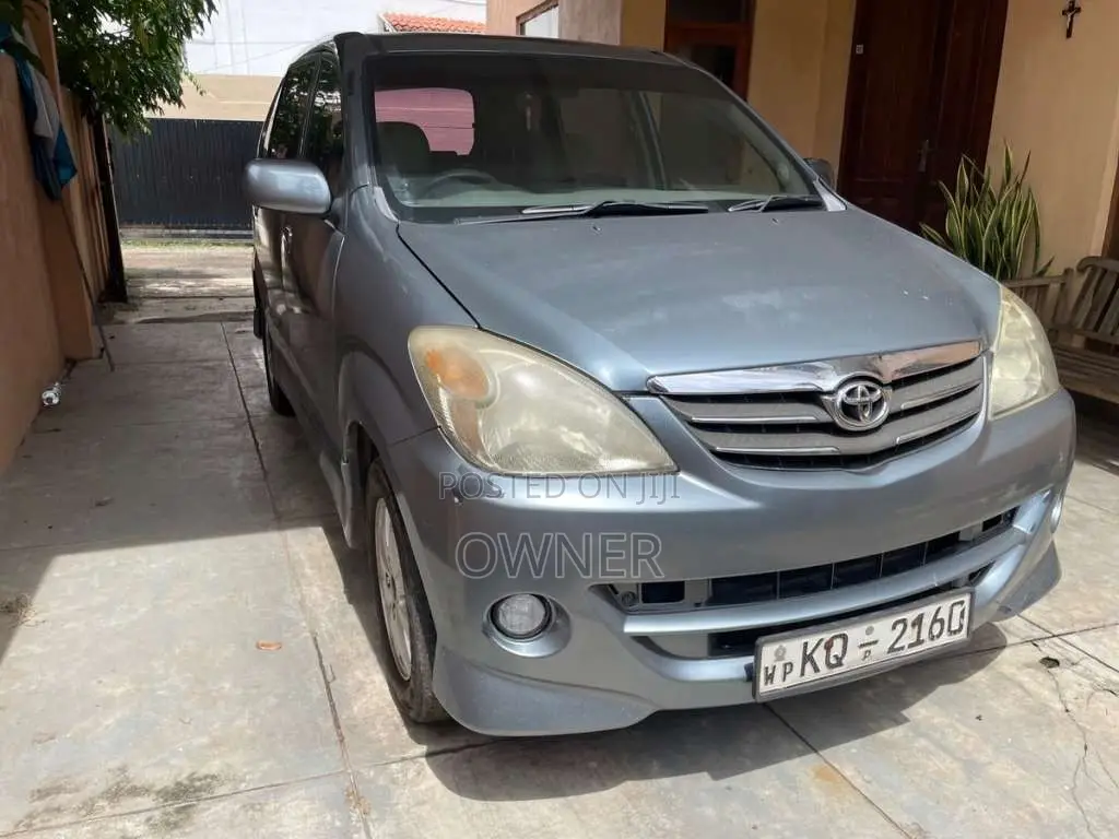 Toyota Avanza 2011 Car (Used)
