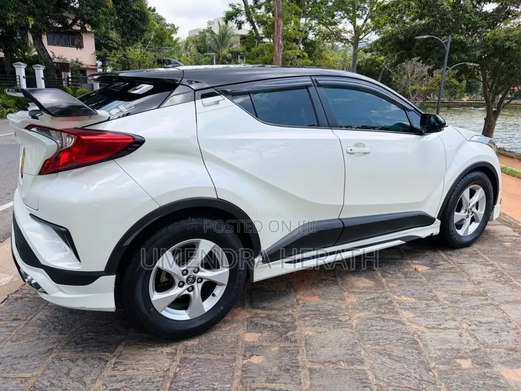 Toyota CHR 2017 SUV (Used)
