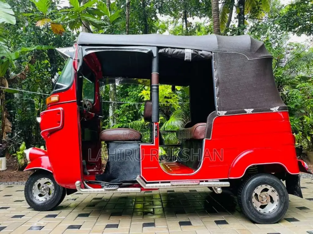 Bajaj 4 Stroke 2016 Three Wheel (Used)