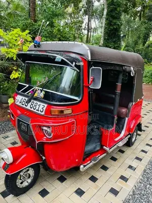 Bajaj 4 Stroke 2016 Three Wheel (Used)