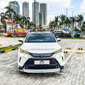 Toyota Harrier 2023 SUV (Used)