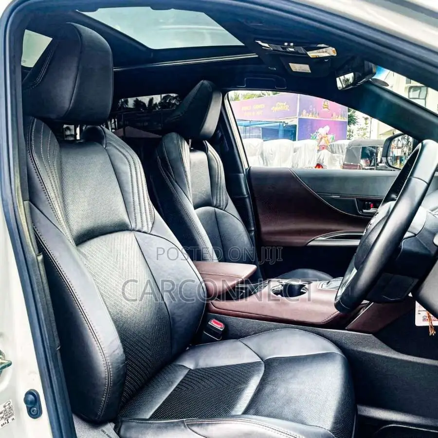 Toyota Harrier 2023 SUV (Used)