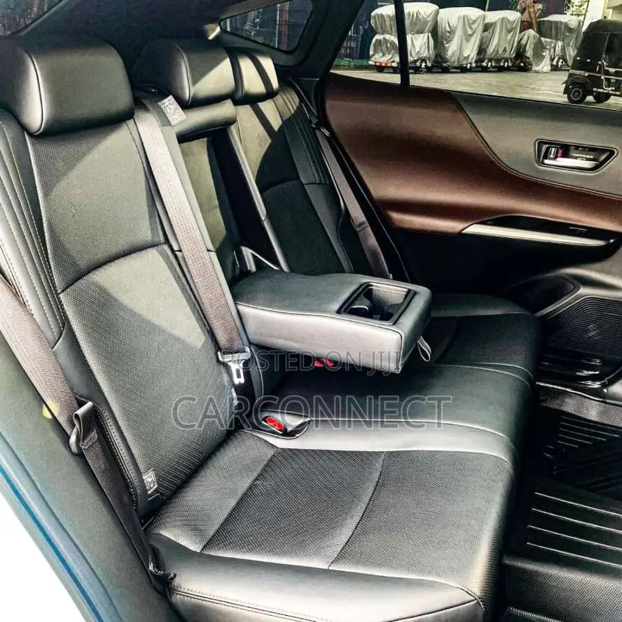 Toyota Harrier 2023 SUV (Used)