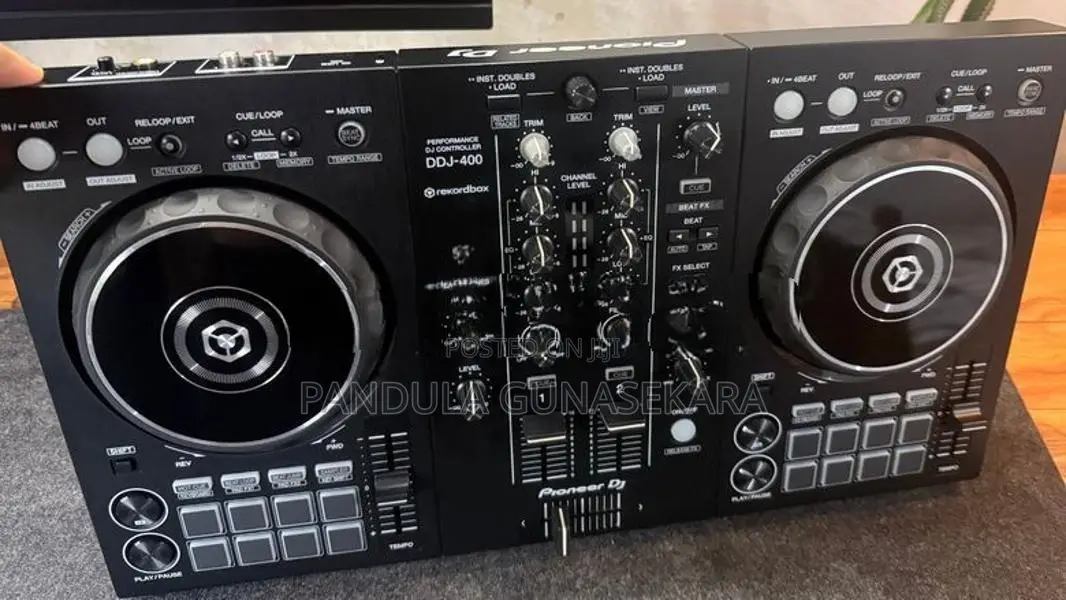 Pioneer DDJ-400 DJ Controller ( With Rekordbox Key)