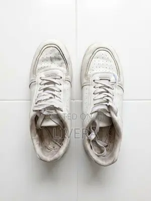 White Sneakers Men