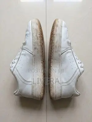 White Sneakers Men