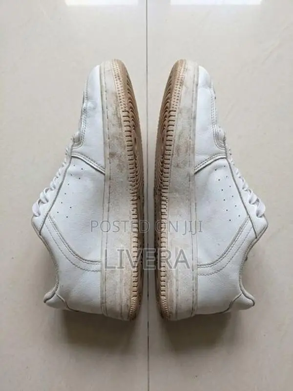White Sneakers Men