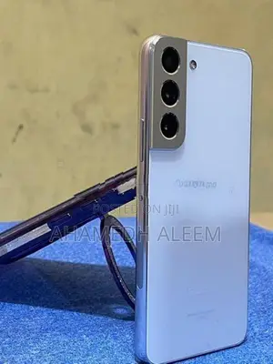 Samsung Galaxy S22 (Used)