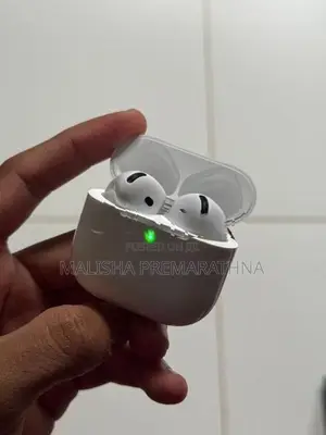 Apple AirPods 4 ANC