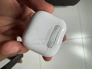Apple AirPods 4 ANC