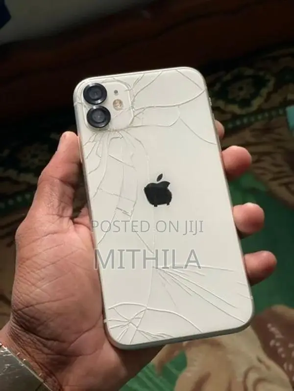 Apple iPhone 11 (Used)