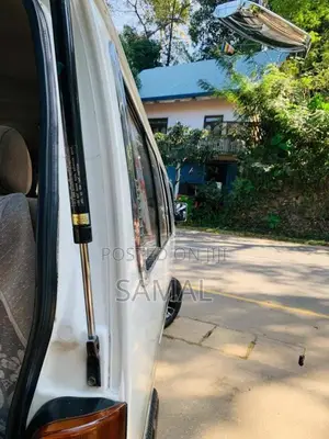 Toyota HIACE 1995 Van (Used)