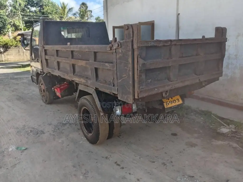 Isuzu Tipper 1986 Lorry (Used)