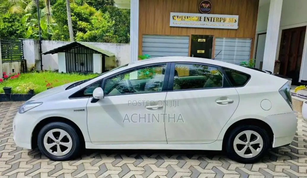 Toyota Prius W30 Limited Edition 2015 Car (Used)