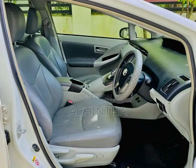 Toyota Prius W30 Limited Edition 2015 Car (Used)