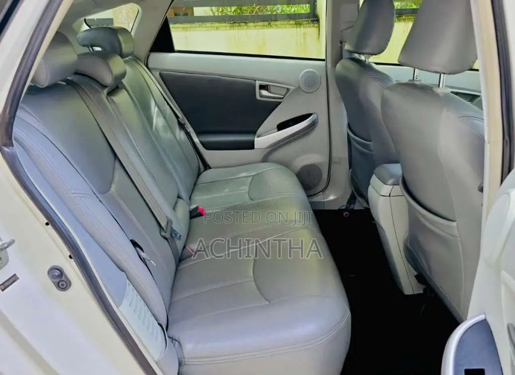 Toyota Prius W30 Limited Edition 2015 Car (Used)