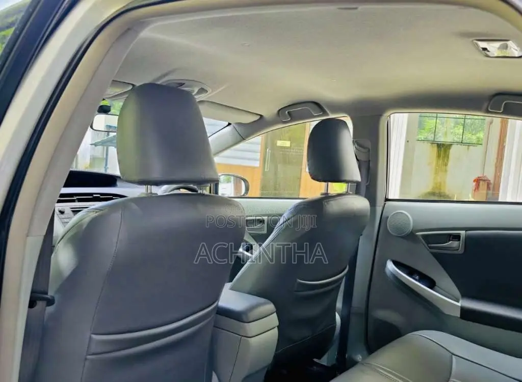 Toyota Prius W30 Limited Edition 2015 Car (Used)