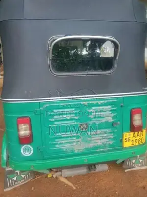 Bajaj 4 Stroke 2015 Three Wheel (Used)