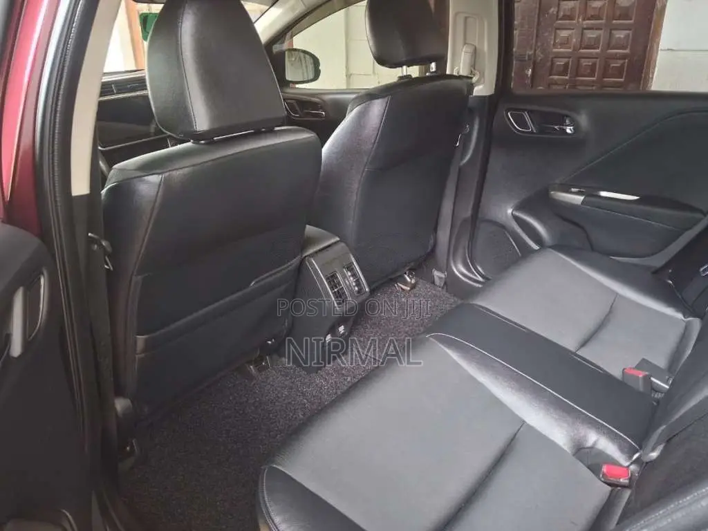 Honda Grace 2015 Car (Used)