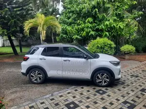 Toyota Raize 2025 SUV (Used)