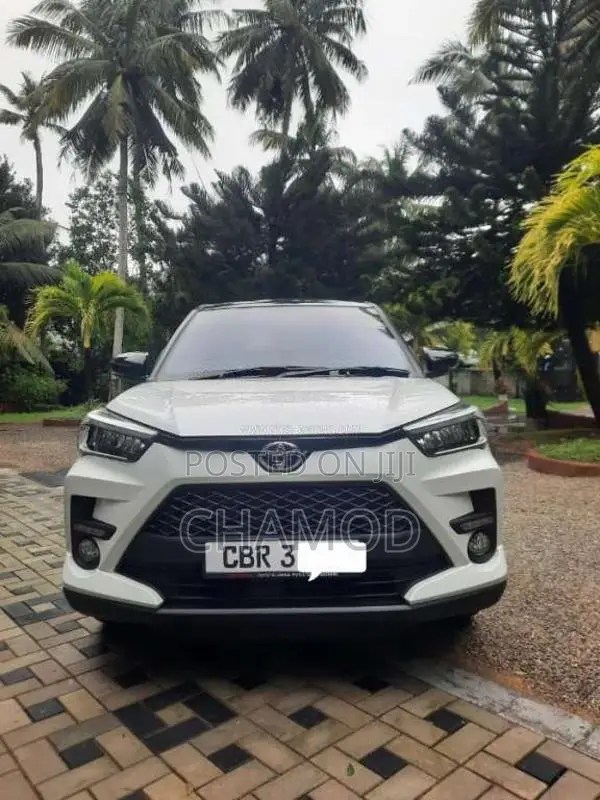 Toyota Raize 2025 SUV (Used)