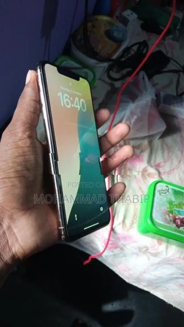 Apple iPhone XS Max (Used)