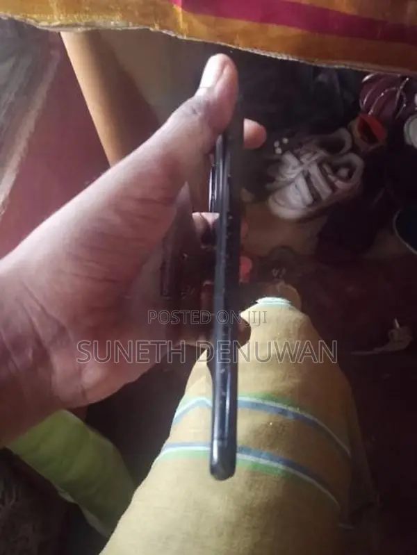 Apple iPhone X (Used)