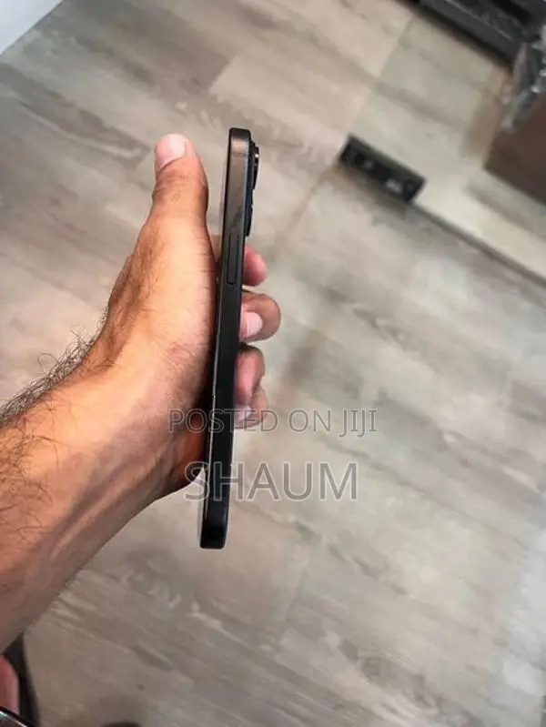 Apple iPhone 15 (Used)