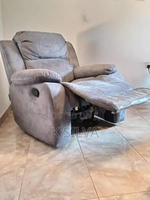 Damro Lismore Single Seater Recliner