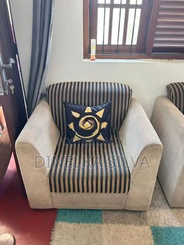 Lionco Sofa Set