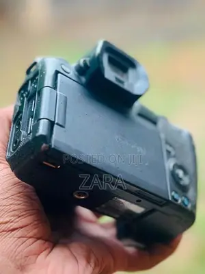 Canon EOS R Camera