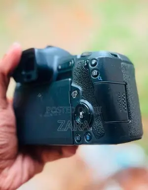 Canon EOS R Camera