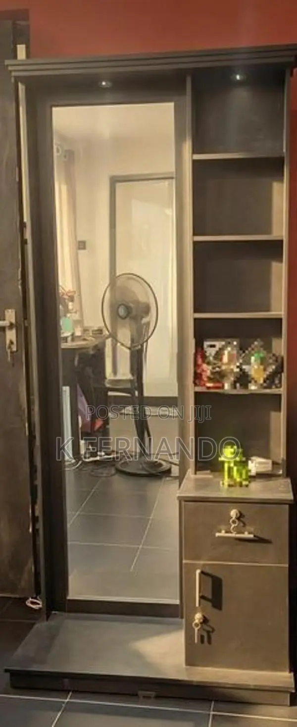 6 feet Mirror Dressing Table