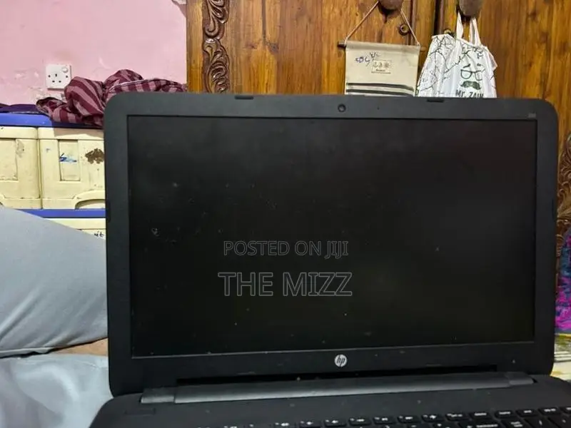 Hp I3 Laptop for Charge