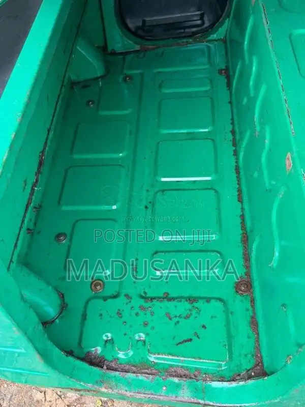 Bajaj RE 205 2013 Three Wheel (Used)
