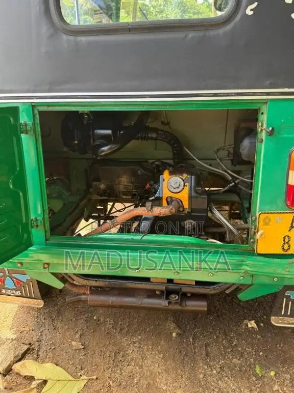 Bajaj RE 205 2013 Three Wheel (Used)