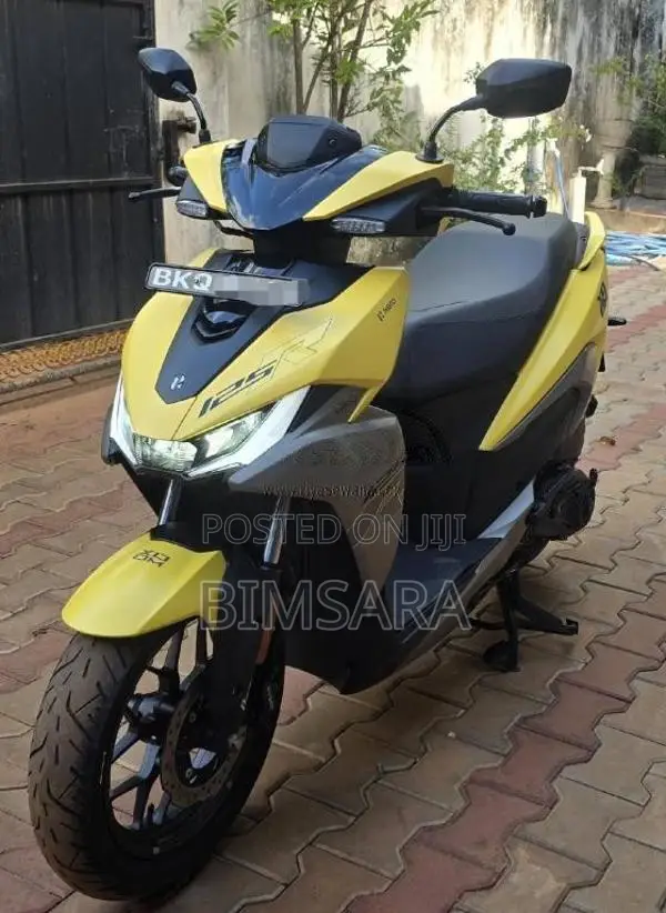 Hero Xoom 125R BKQ Yellow Matte 2026 Motorbike (Used)