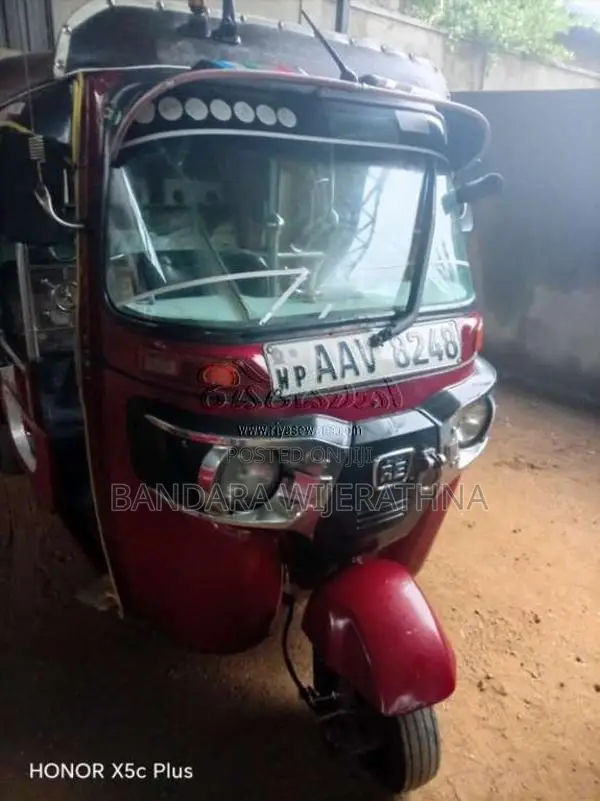 Bajaj 4 Stroke 2014 Three Wheel (Used)